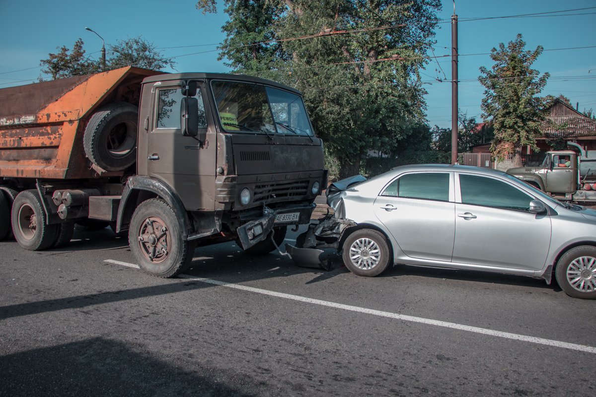Произошло ДТП на Богдана Хмельницкого