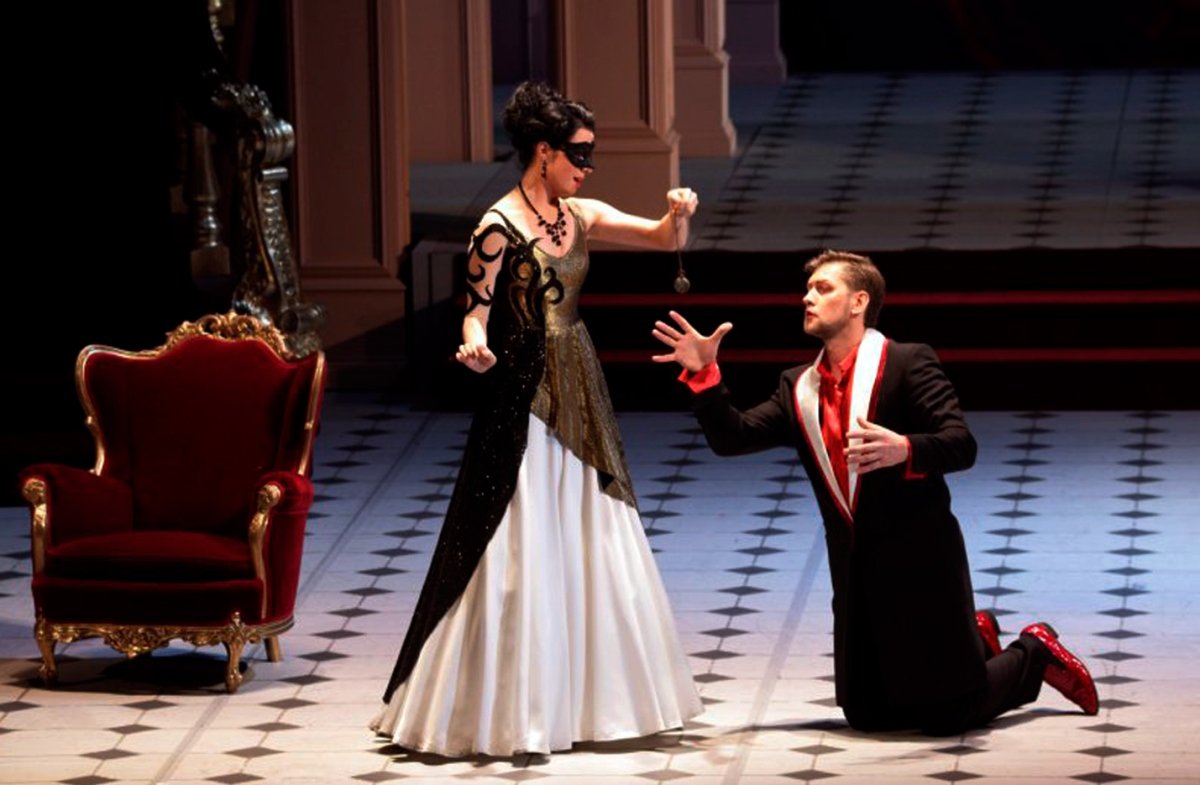 Легендарная оперетта «Летучая мышь» - радикальное средство от внезапной скуки Легендарная оперетта «Летучая мышь» - радикальное средство от внезапной скуки