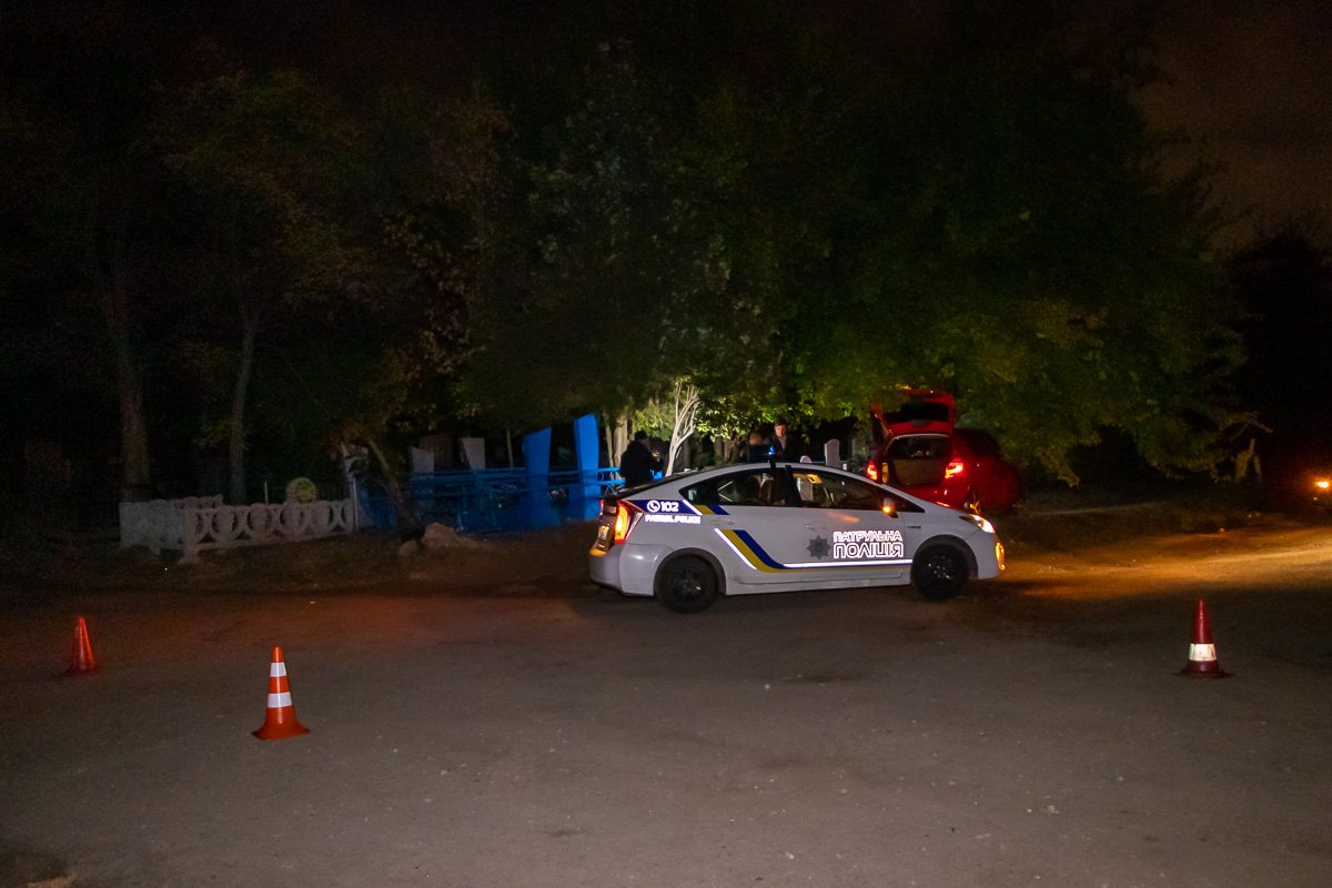 На этом месте довольно часто происходят аварии, из-за слабой освещенности поворота На этом месте довольно часто происходят аварии, из-за слабой освещенности поворота