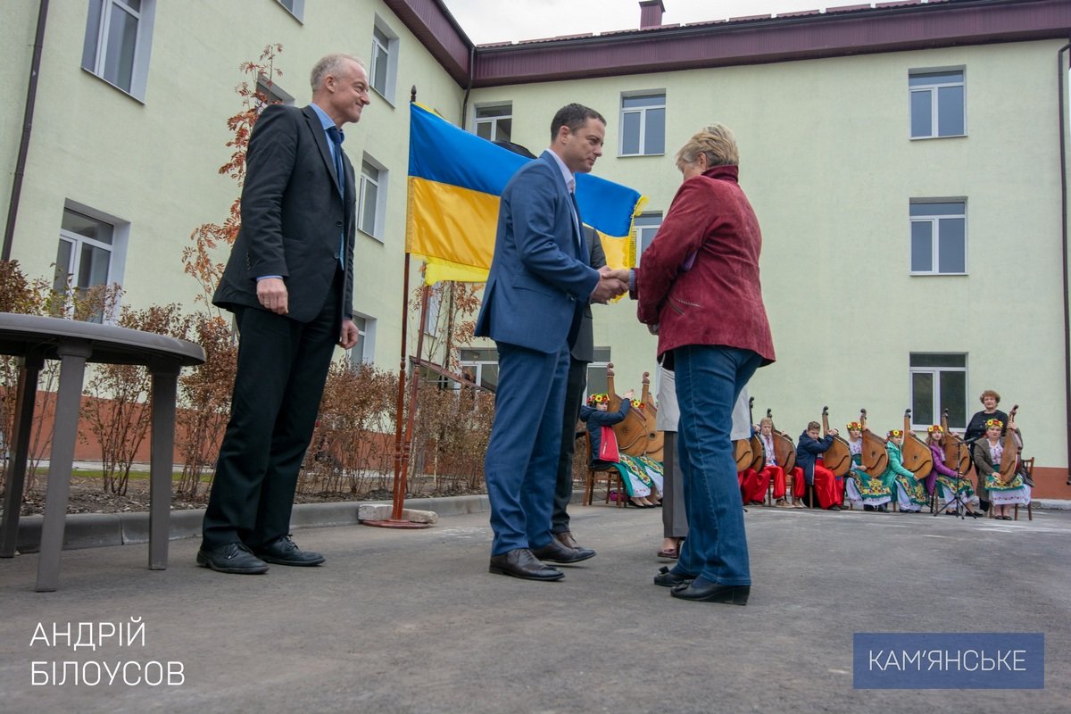 В Каменском открыли многоквартирный дом для переселенцев 8