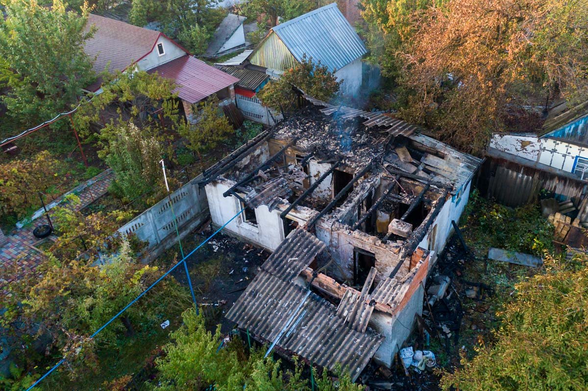 На борьбу с огнем у спасателей ушло больше часа На борьбу с огнем у спасателей ушло больше часа