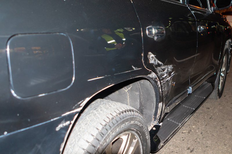 Поцарапали друг друга по бокам Поцарапали друг друга по бокам