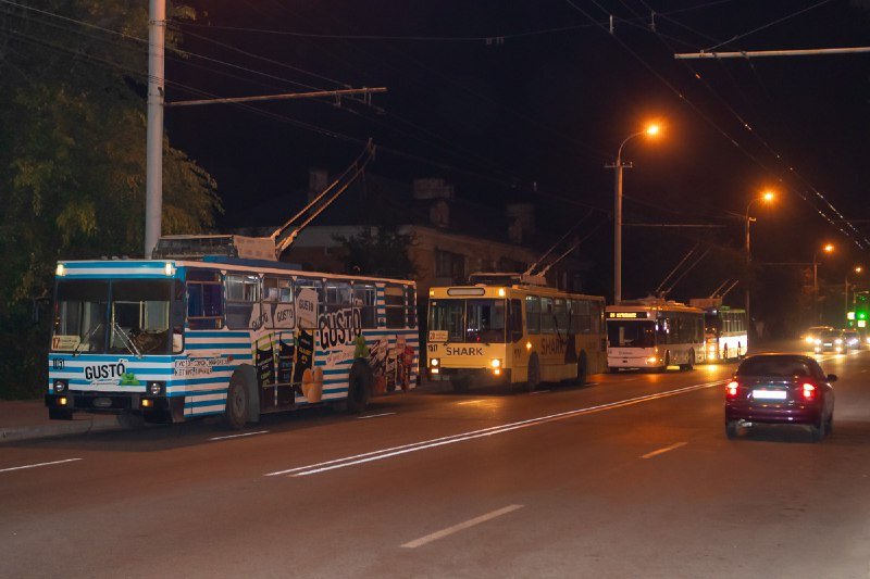 Некоторое время авария задерживала движение троллейбусов №17 и 20 Некоторое время авария задерживала движение троллейбусов №17 и 20