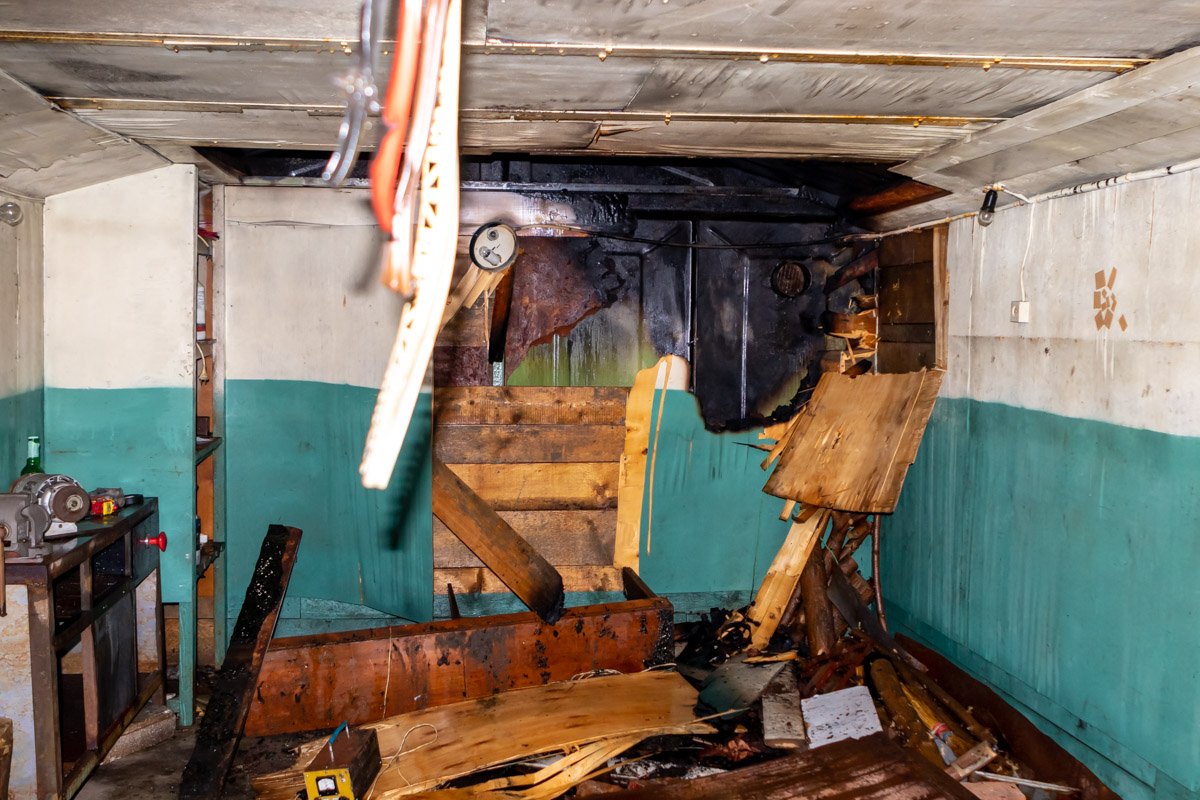 Гараж сгорел изнутри