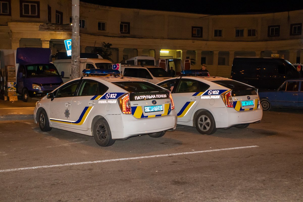 Полиция выясняет обстоятельства ДТП Полиция выясняет обстоятельства ДТП