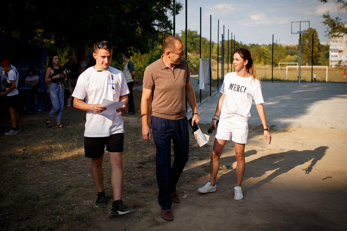 Чемпионы дворов с жилмассивов Днепра встретятся в финале: приглашают всех 1