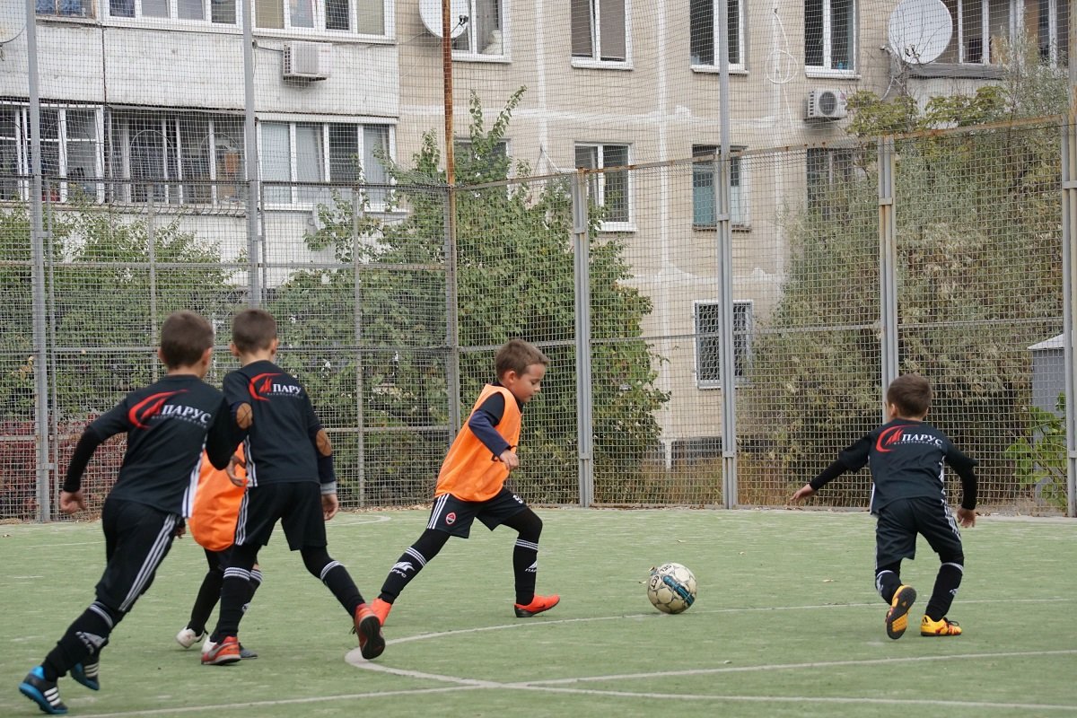 Чемпионы дворов с жилмассивов Днепра встретятся в финале: приглашают всех 5