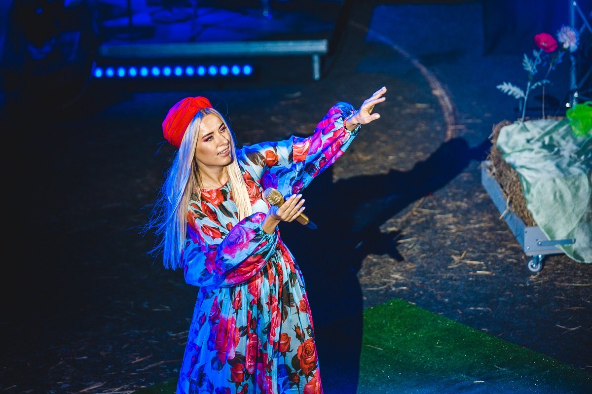 Сценические образы Ольги Горбачевой готовили: Dolce&Gabbana, 16Arlington и... младшая дочь Серафима 5