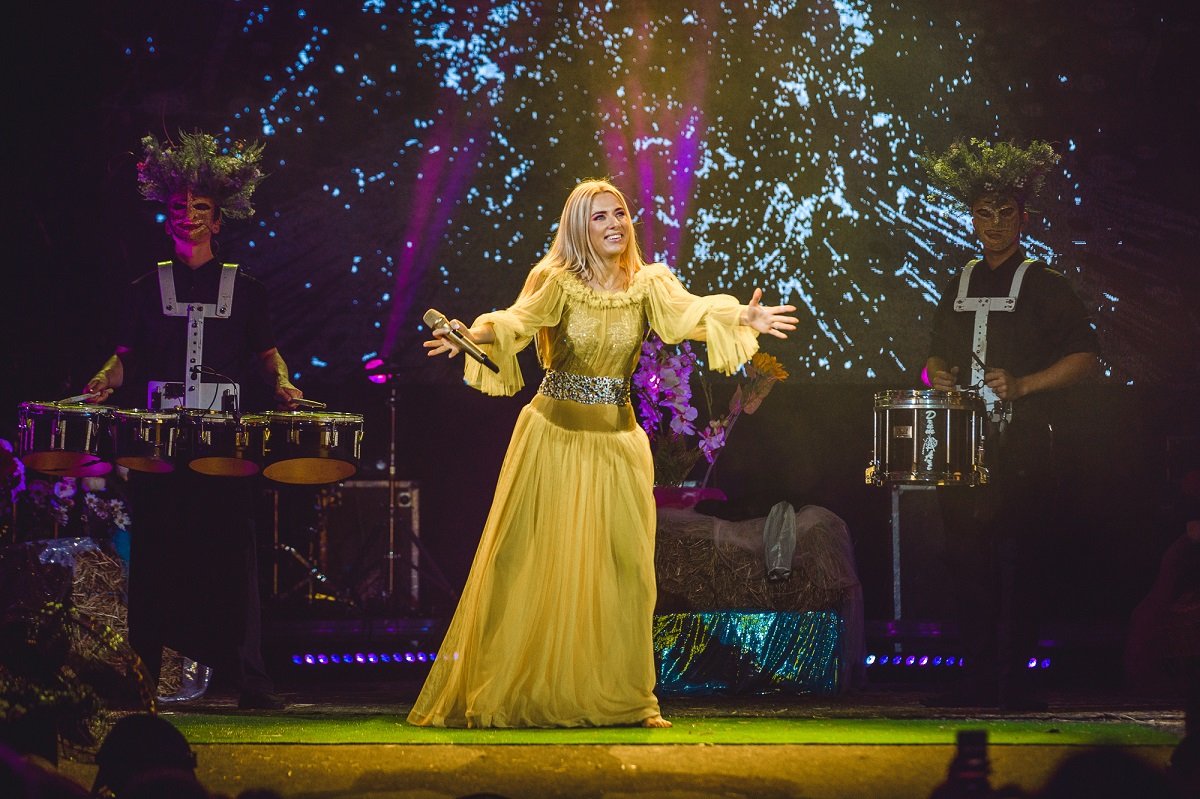 Сценические образы Ольги Горбачевой готовили: Dolce&Gabbana, 16Arlington и... младшая дочь Серафима 7