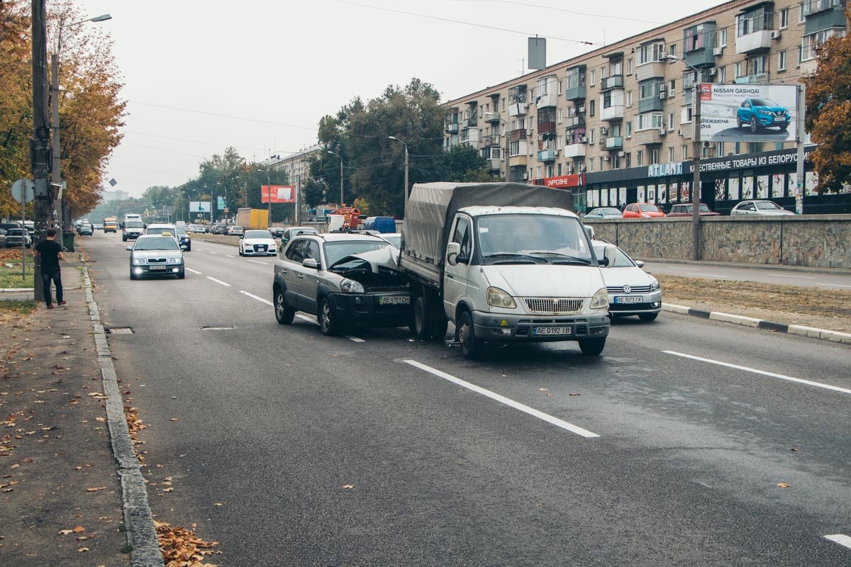Затем рядом произошло еще одно ДТП