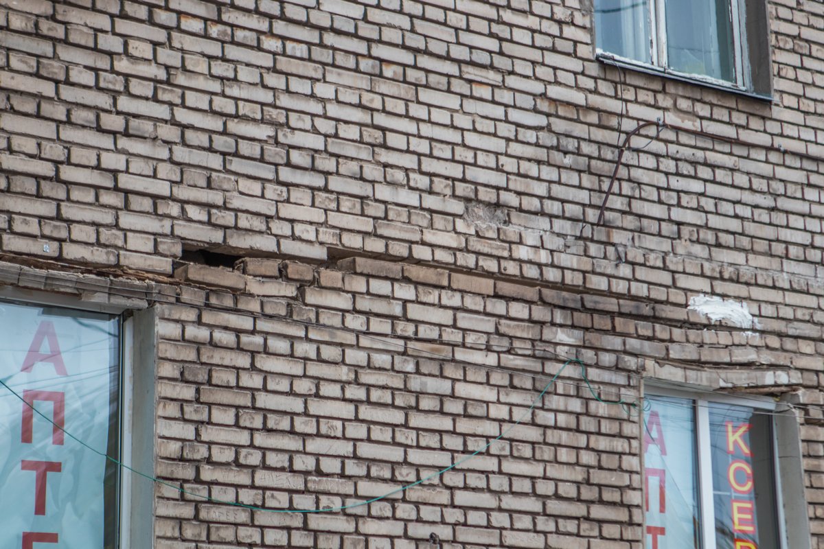 Спасти студентов от возможного обрущения удалось благодаря своевременной эвакуации Спасти студентов от возможного обрущения удалось благодаря своевременной эвакуации