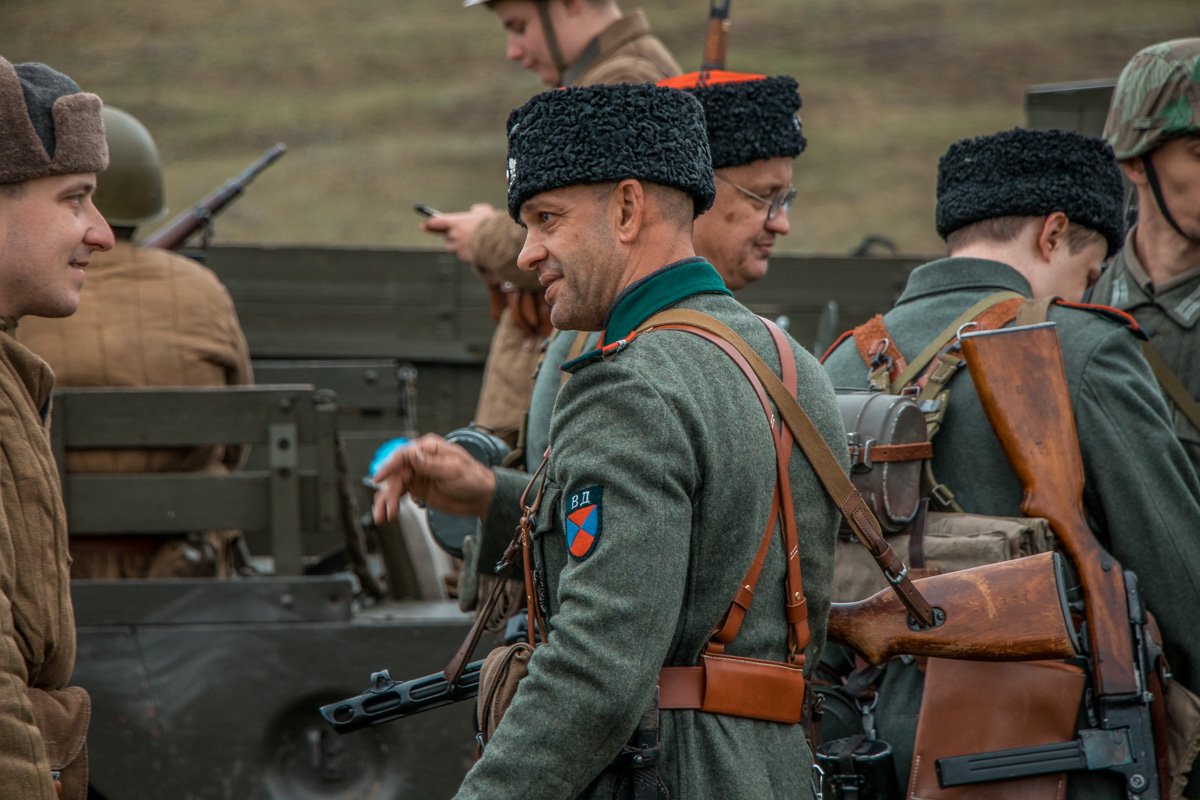 С дотошностью историков воссоздали атмосферу С дотошностью историков воссоздали атмосферу
