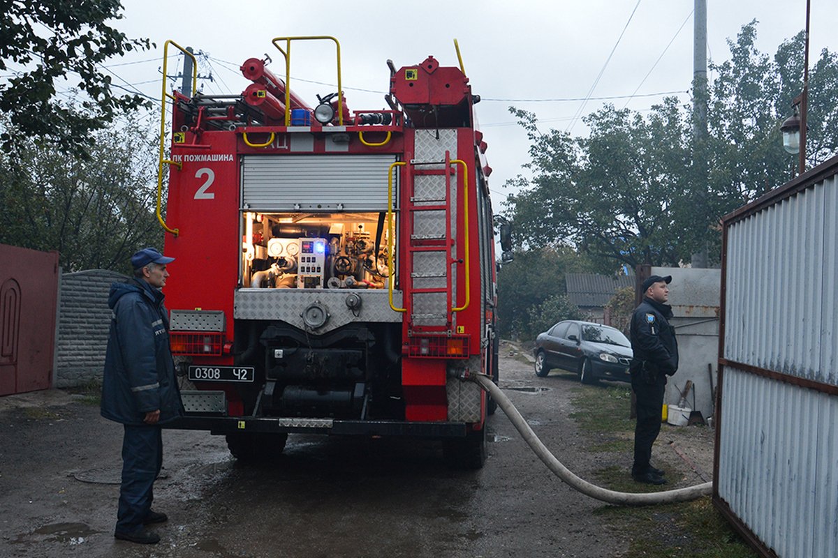 Огонь тушили бригады трех пожарно-спасательных бригад