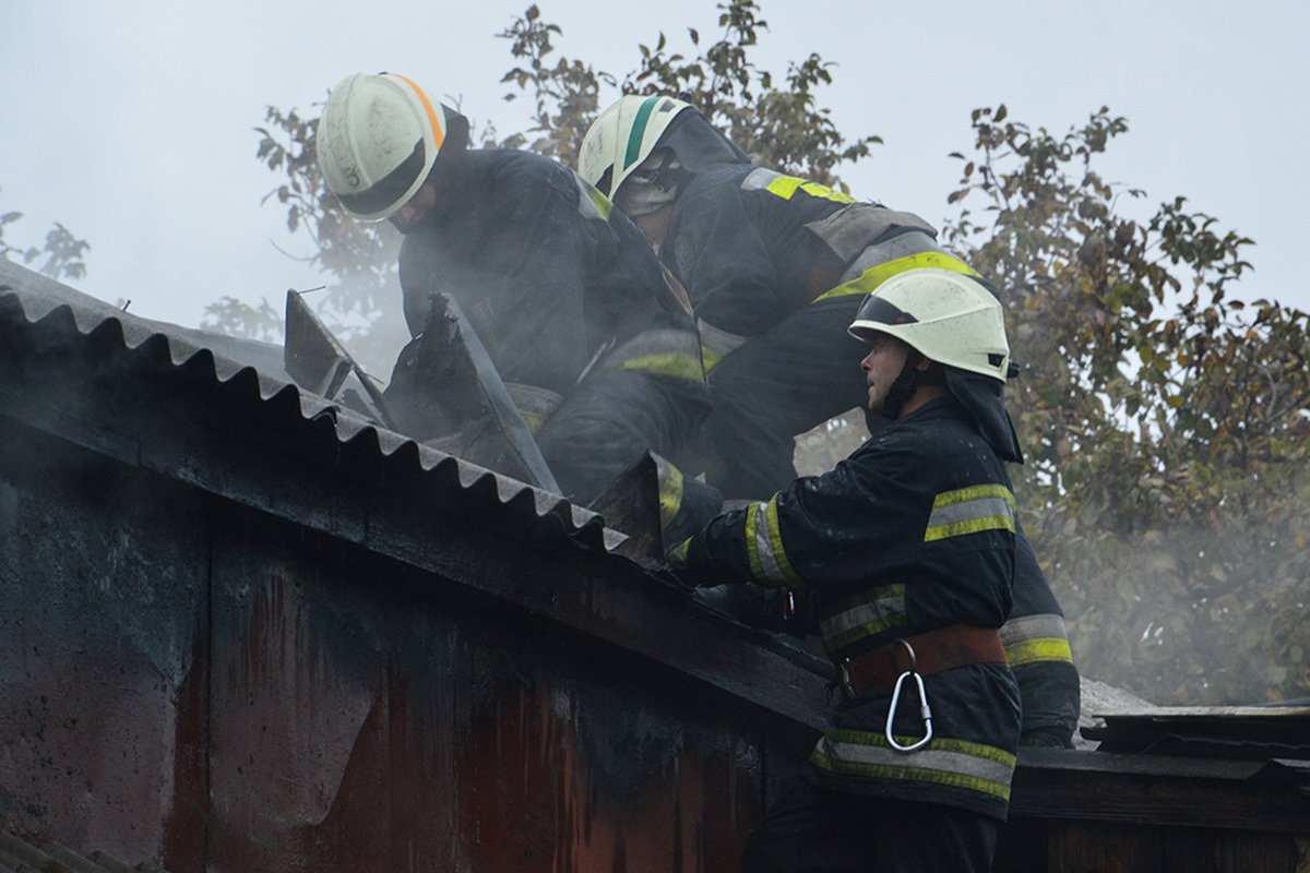 Огонь уничтожил крышу