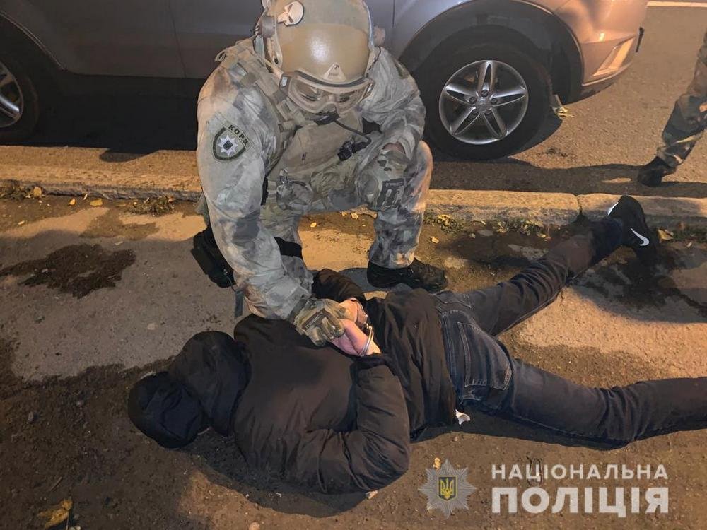 Все - молодые люди, возрастом около 25 лет Все - молодые люди, возрастом около 25 лет