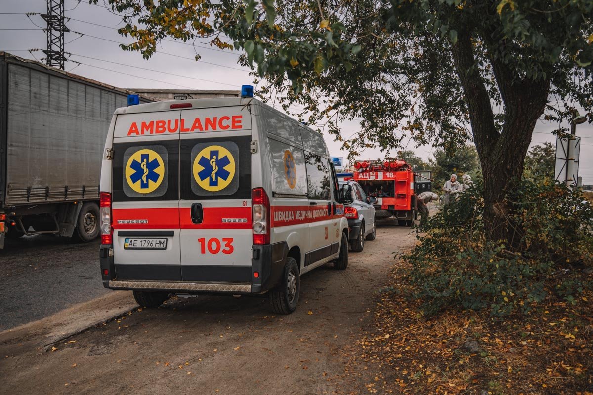 На месте дежурит бригада скорой помощи, патрульный экипаж и бригада ГСЧС На месте дежурит бригада скорой помощи, патрульный экипаж и бригада ГСЧС