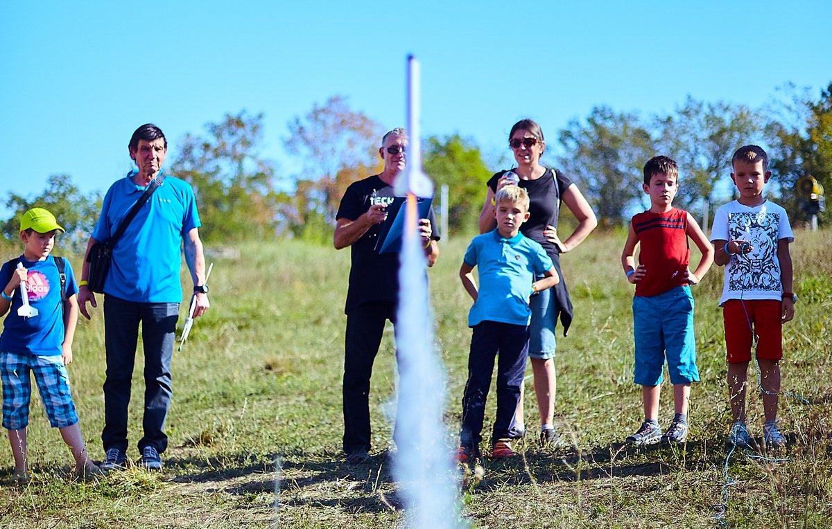 Первый спутник, VR-путешествия по Луне, подготовка к колонизации Марса