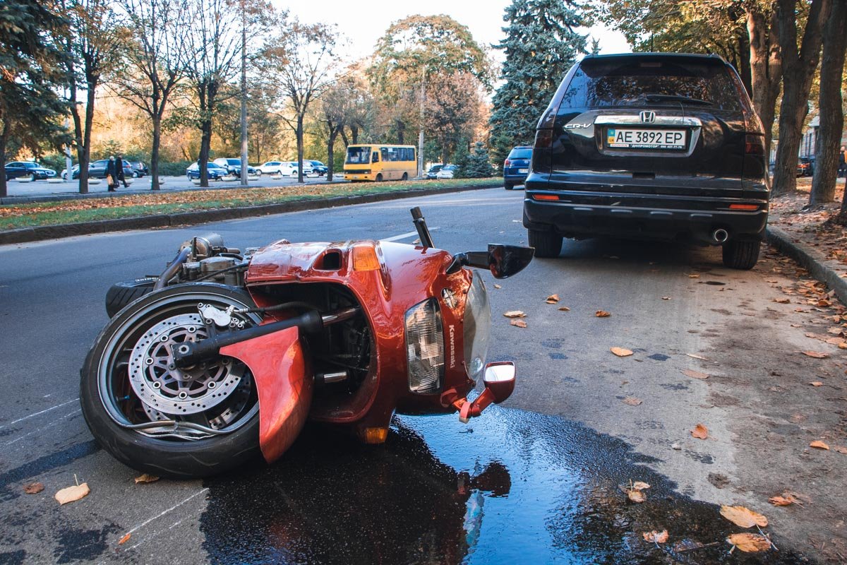 Разлилось моторное масло Разлилось моторное масло