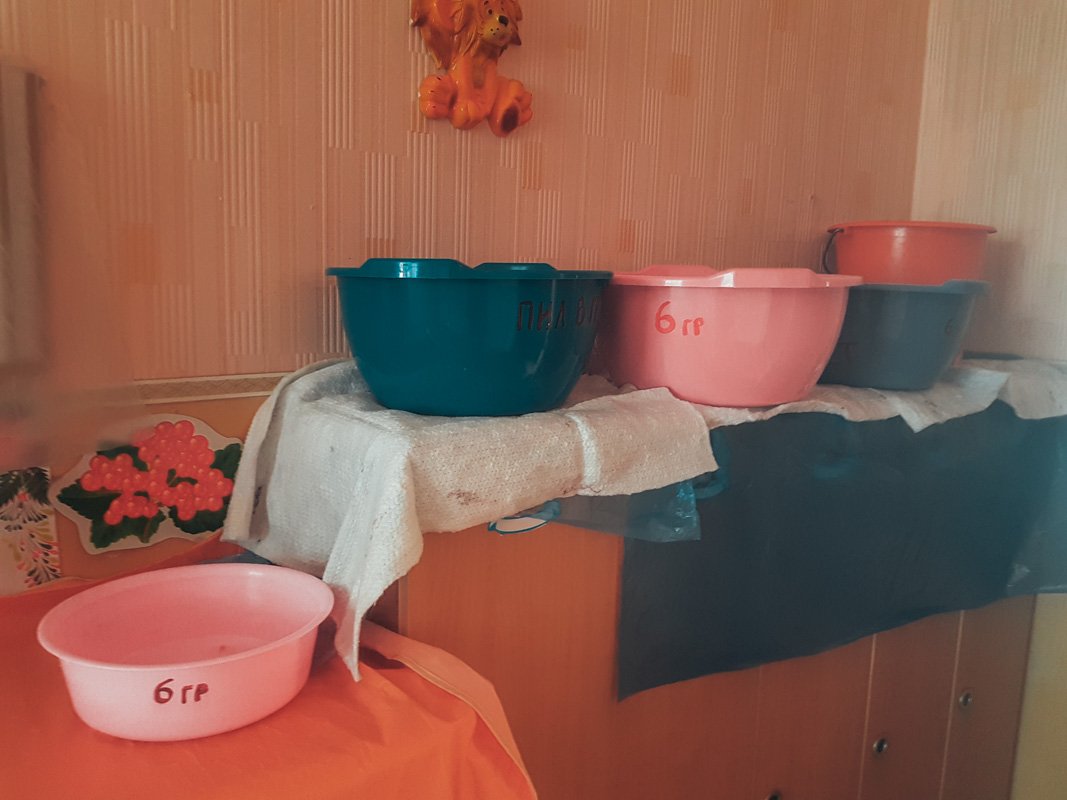 С крыши все еще течет