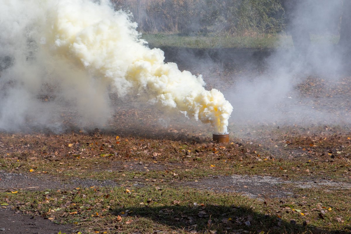 На учениях была отработка дыма и свето-шумовых гранат 