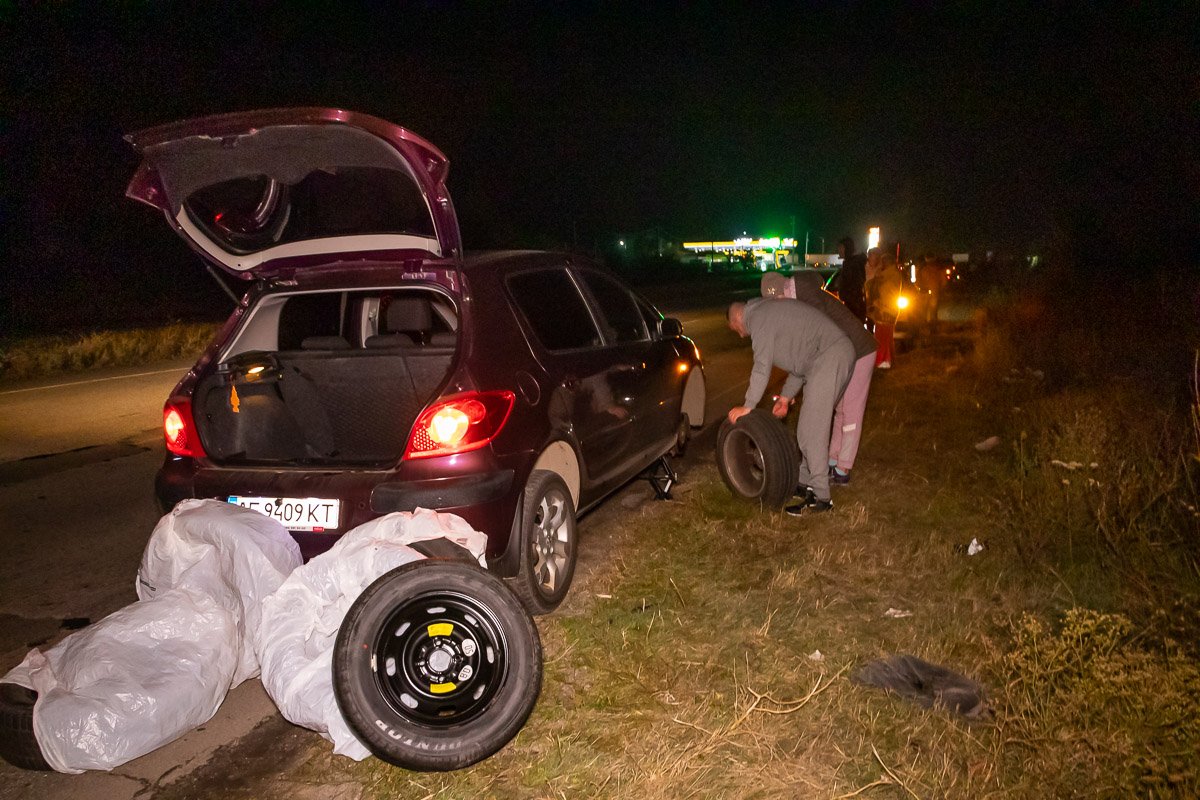 Выбоины появились еще в понедельник Выбоины появились еще в понедельник