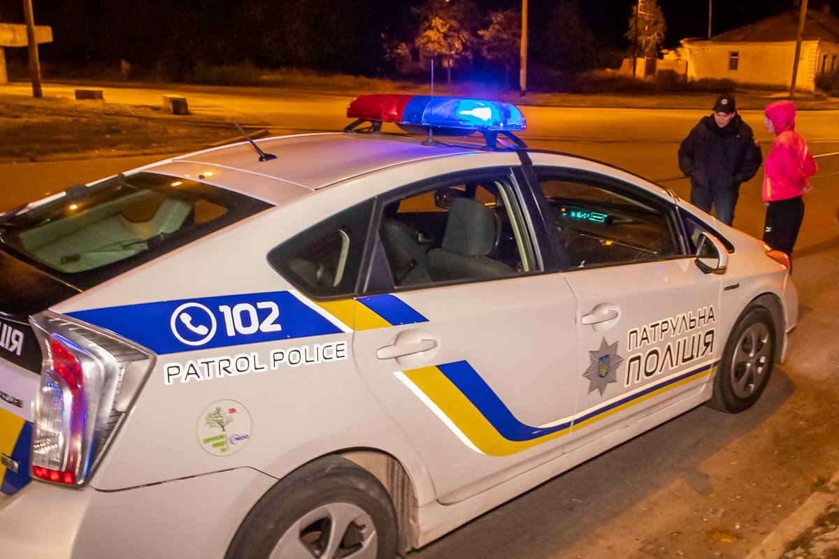 На требование копов остановиться, водитель "чеха" наоборот прибавил скорости и начал уходить от погони