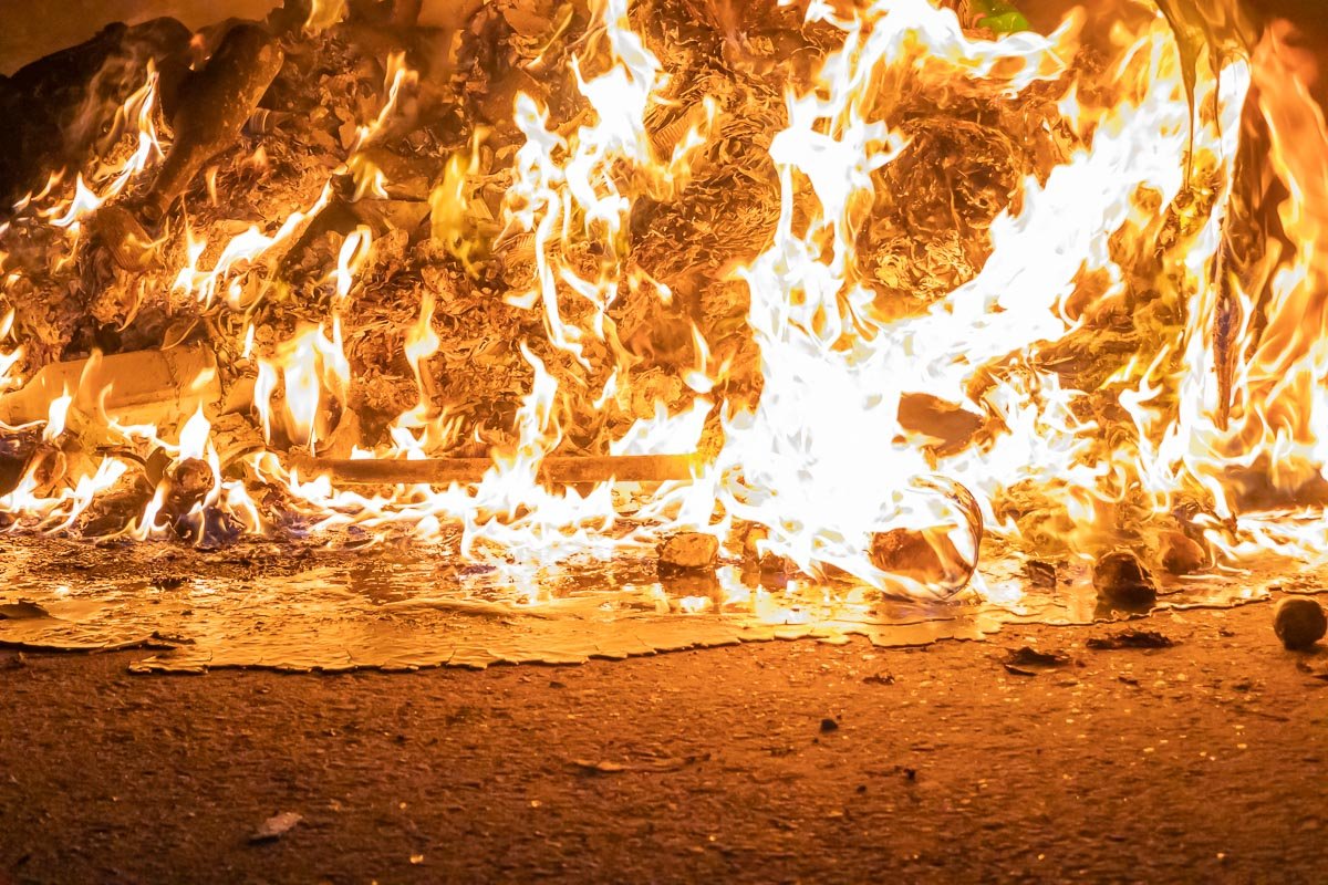 Возгорание началось примерно в 04:00 Возгорание началось примерно в 04:00