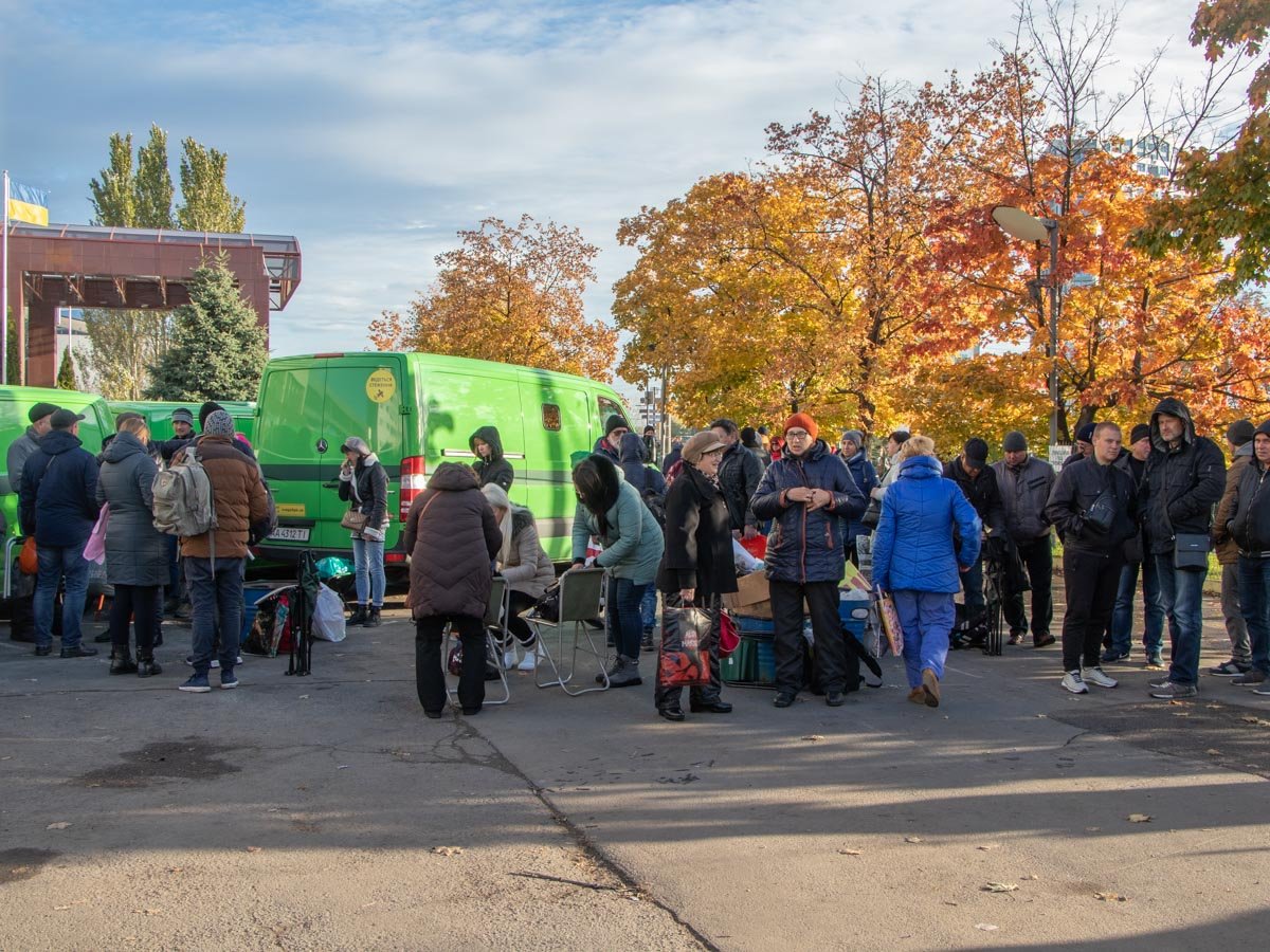 ПриватБанк требует от Никопольского завода ферросплавов полного возмещения расходов, связанных с эвакуацией Центра поддержки клиентов 2