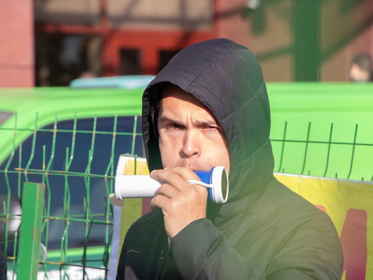 ПриватБанк требует от Никопольского завода ферросплавов полного возмещения расходов, связанных с эвакуацией Центра поддержки клиентов 8