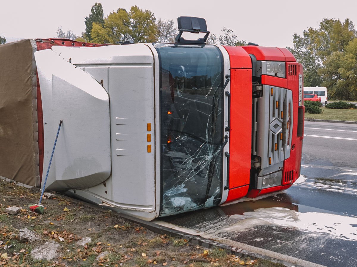 Работают спасатели