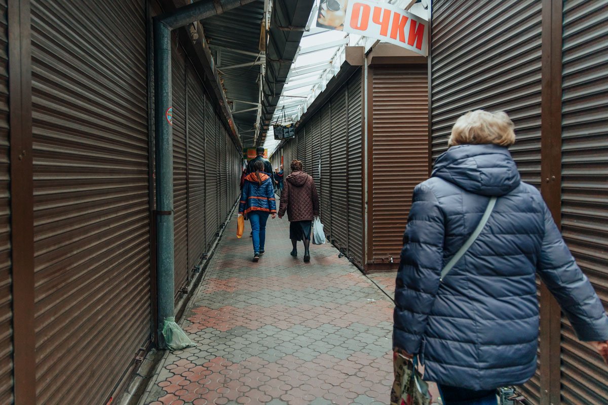 Идут по инерции