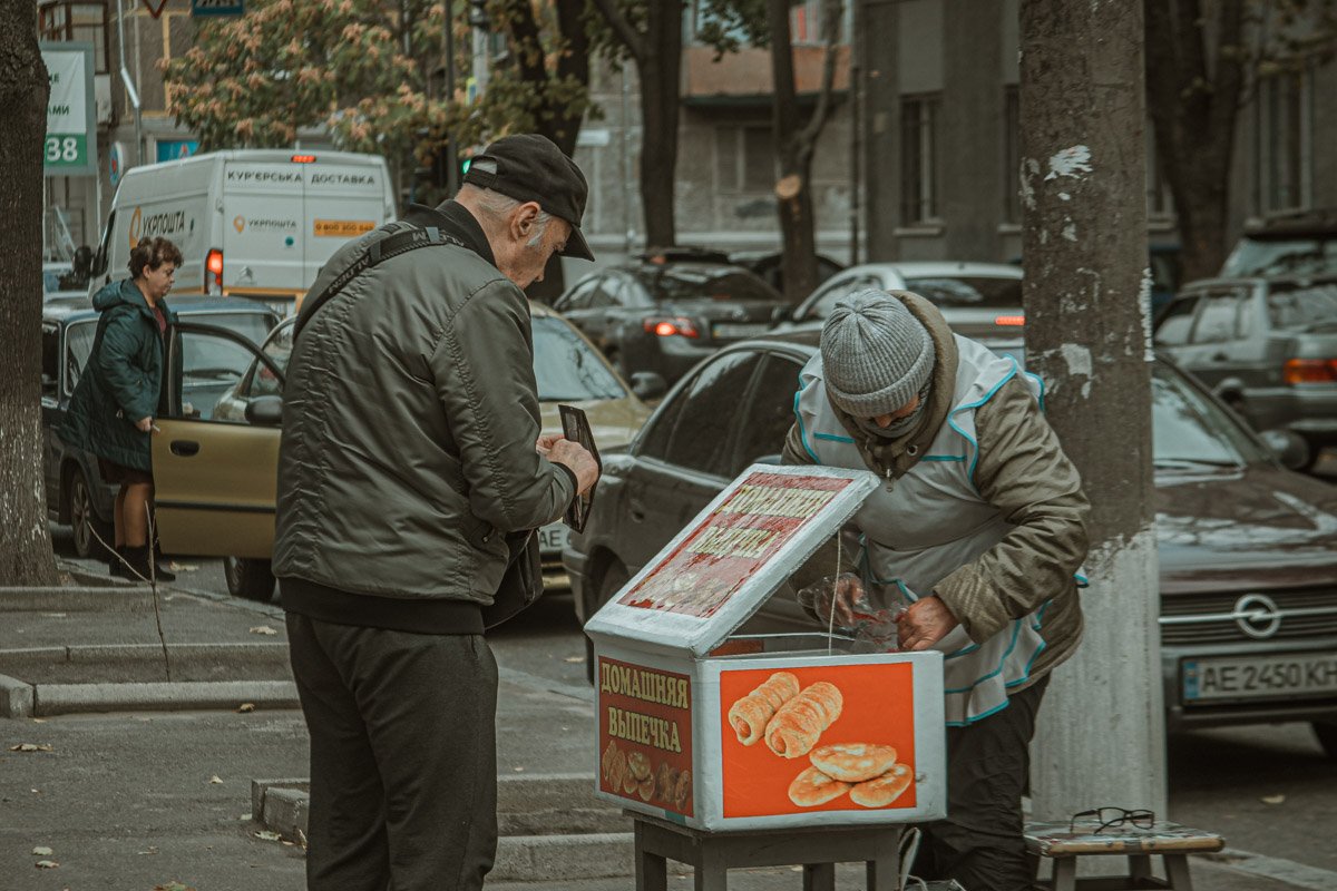 Счастье – это когда ты идешь домой с пирожками. И знаешь, что тебя там ждут. Ну, если не тебя, то пирожки