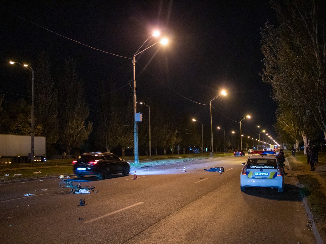 Погибшего отбросило на несколько метров вперед  Погибшего отбросило на несколько метров вперед