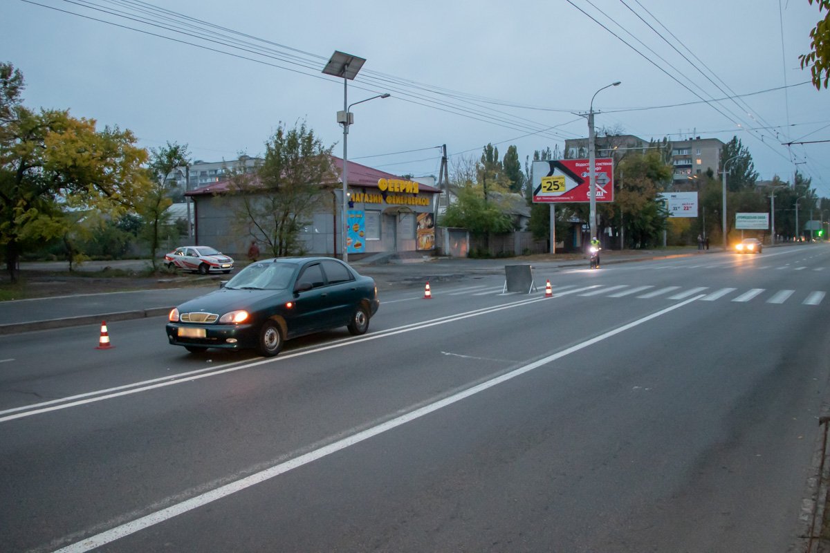 Пешеход переходил дорогу