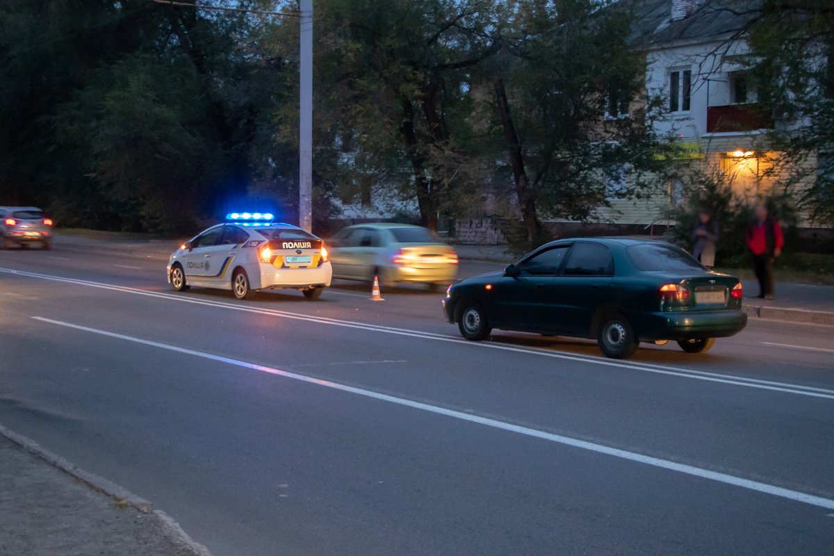 На левой полосе движение затруднено