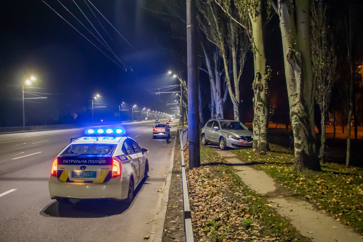 Движению машин авария не препятствует Движению машин авария не препятствует