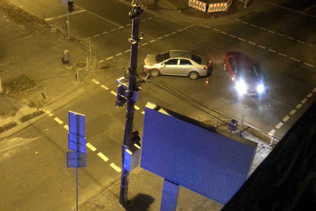 Ночью будьте предельно внимательны за рулем Ночью будьте предельно внимательны за рулем