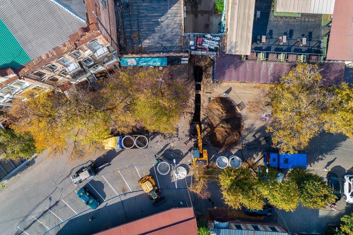 Проходит замена подземных коммуникаций Проходит замена подземных коммуникаций