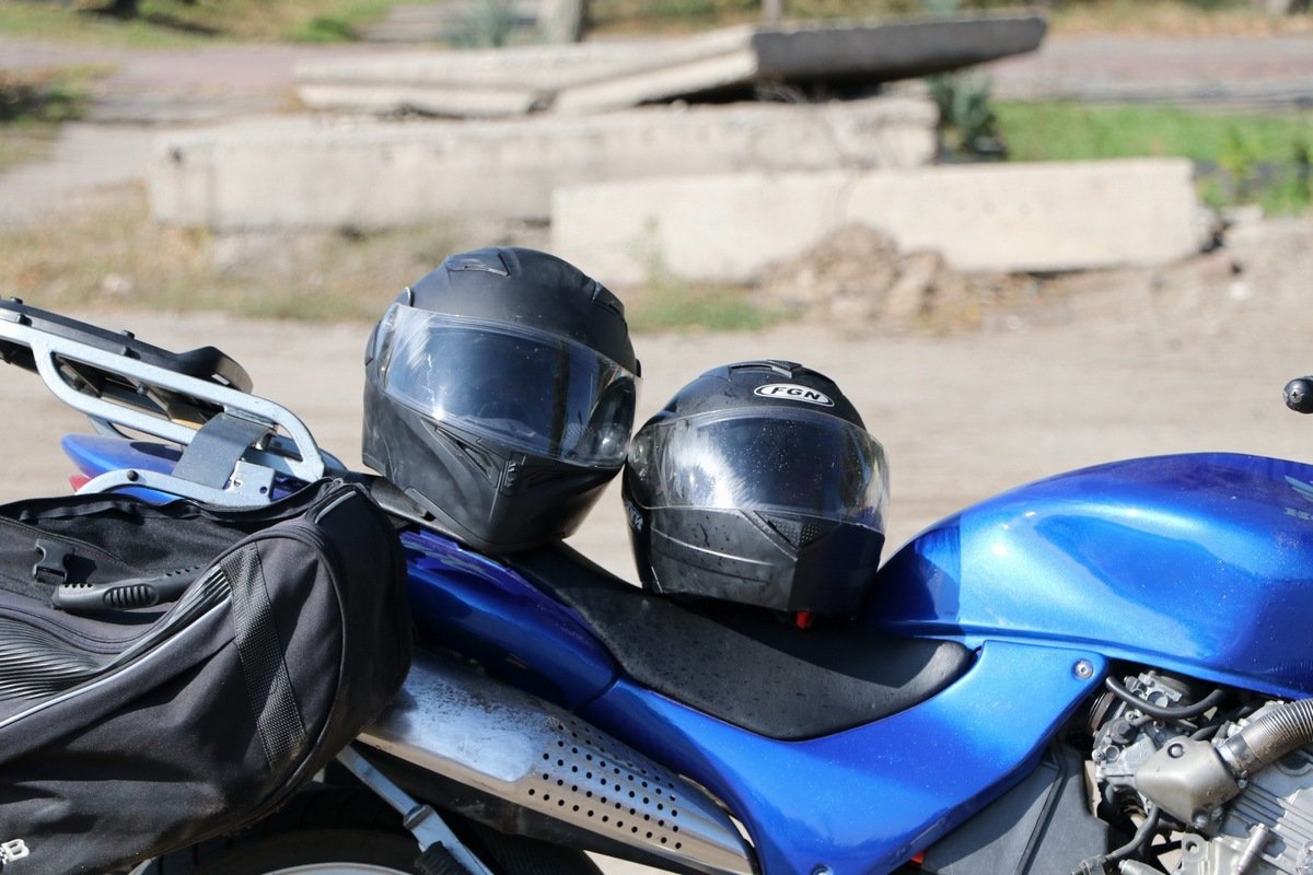 Шлем, возможно, спас пассажирке жизнь Шлем, возможно, спас пассажирке жизнь