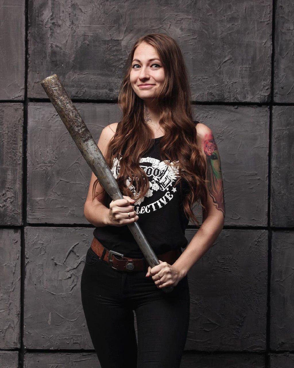 Никита открыл в Днепре студию татуировки и работает там с женой Марией Никита открыл в Днепре студию татуировки и работает там с женой Марией