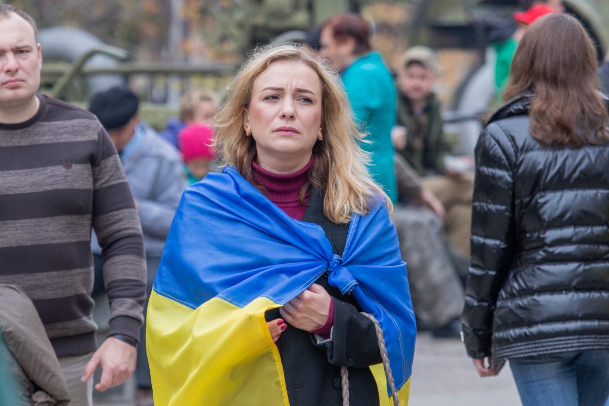 Много в этот день заставляет задуматься Много в этот день заставляет задуматься