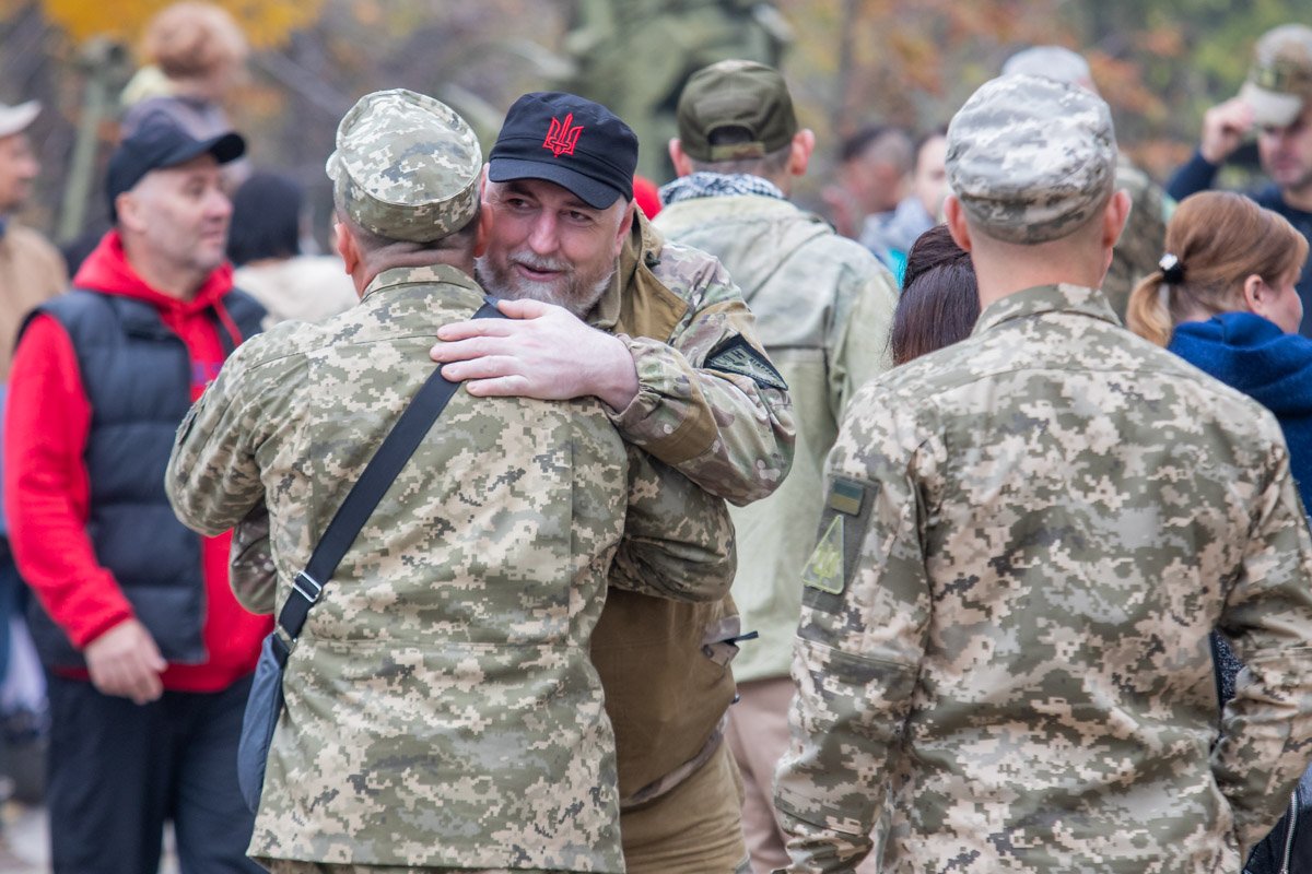 Для многих День защитника Украины - это повод собраться с боевыми товарищами Для многих День защитника Украины - это повод собраться с боевыми товарищами
