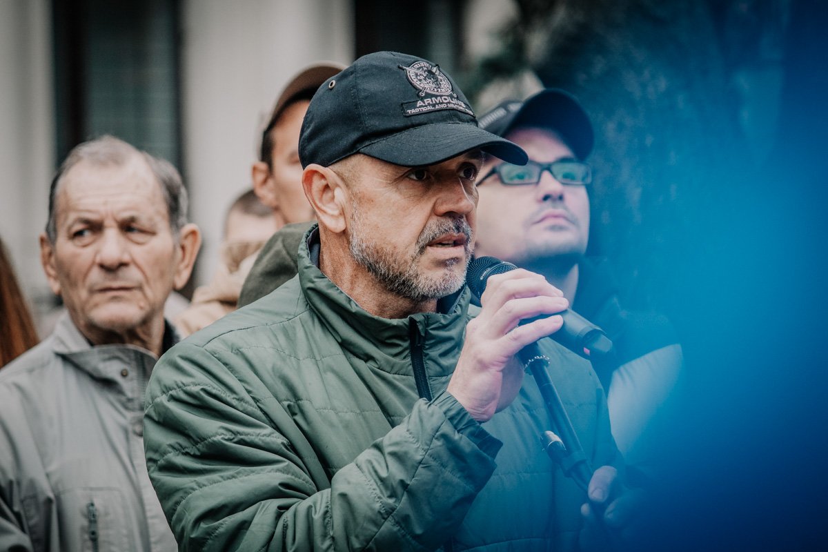 Отступать никто не собирается Отступать никто не собирается