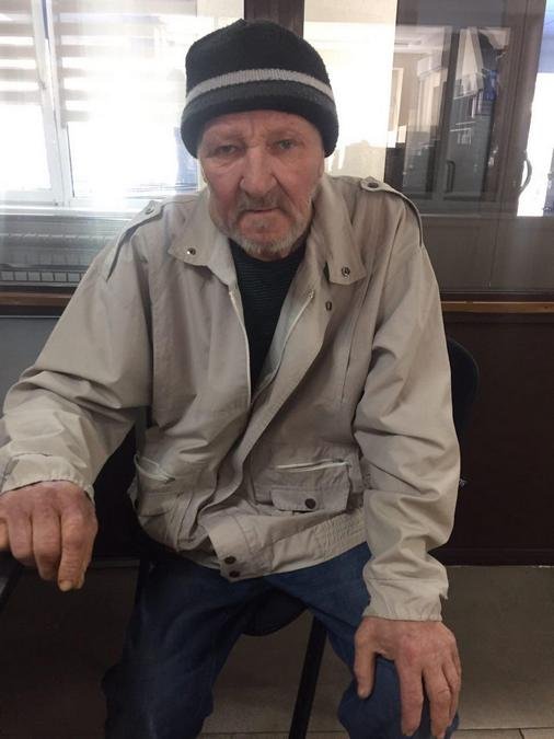 Мужчина не имеет при себе документов Мужчина не имеет при себе документов