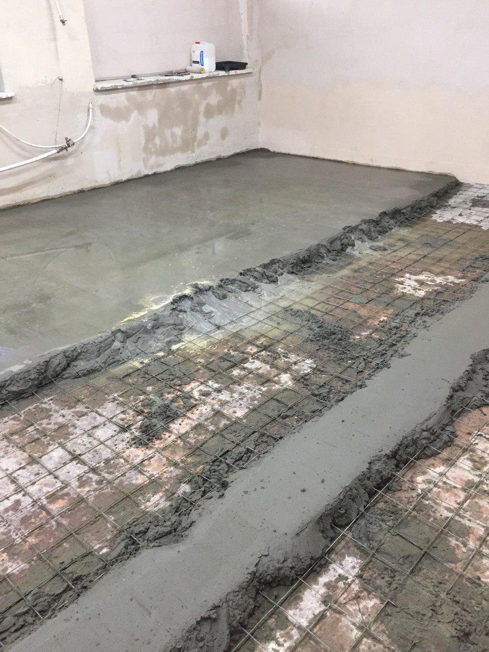 Ребята сами ремонтируют новый зал