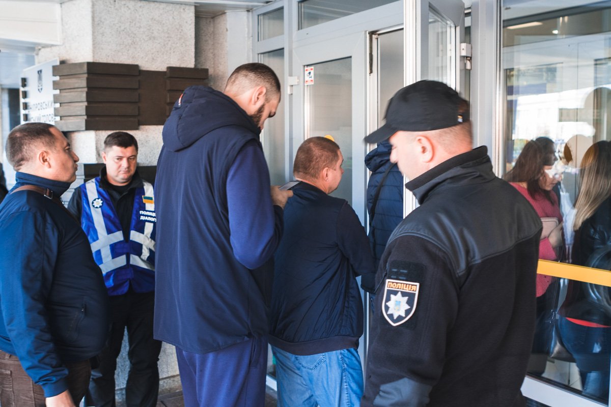 А журналистов - нет