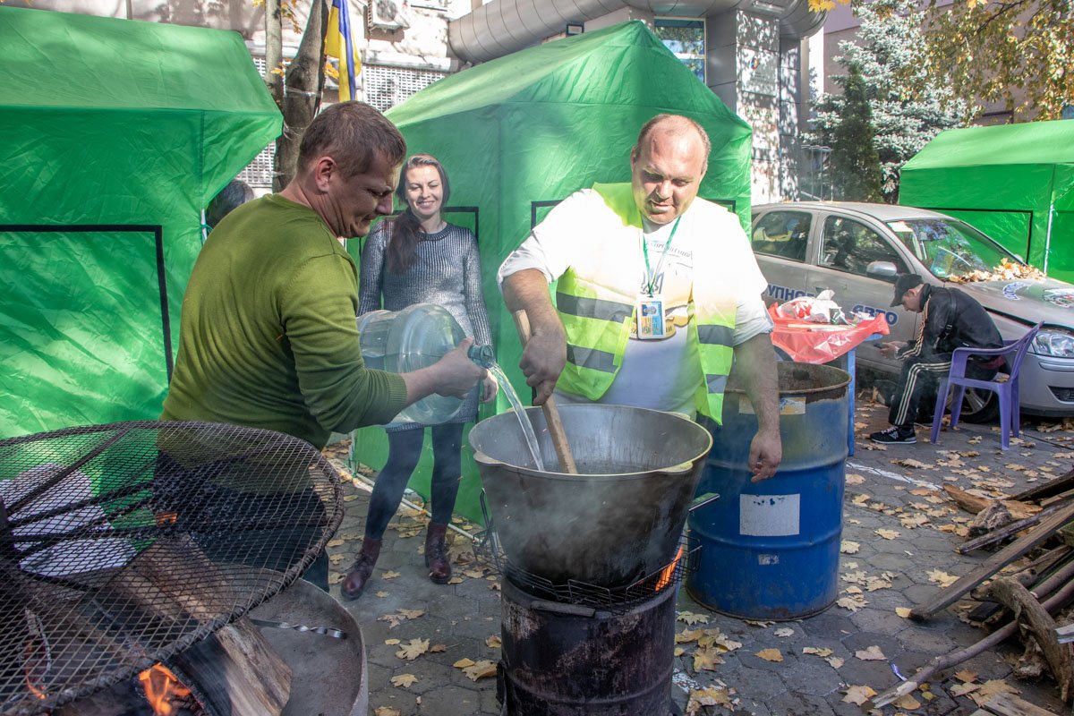 Настроены скорее мирно Настроены скорее мирно