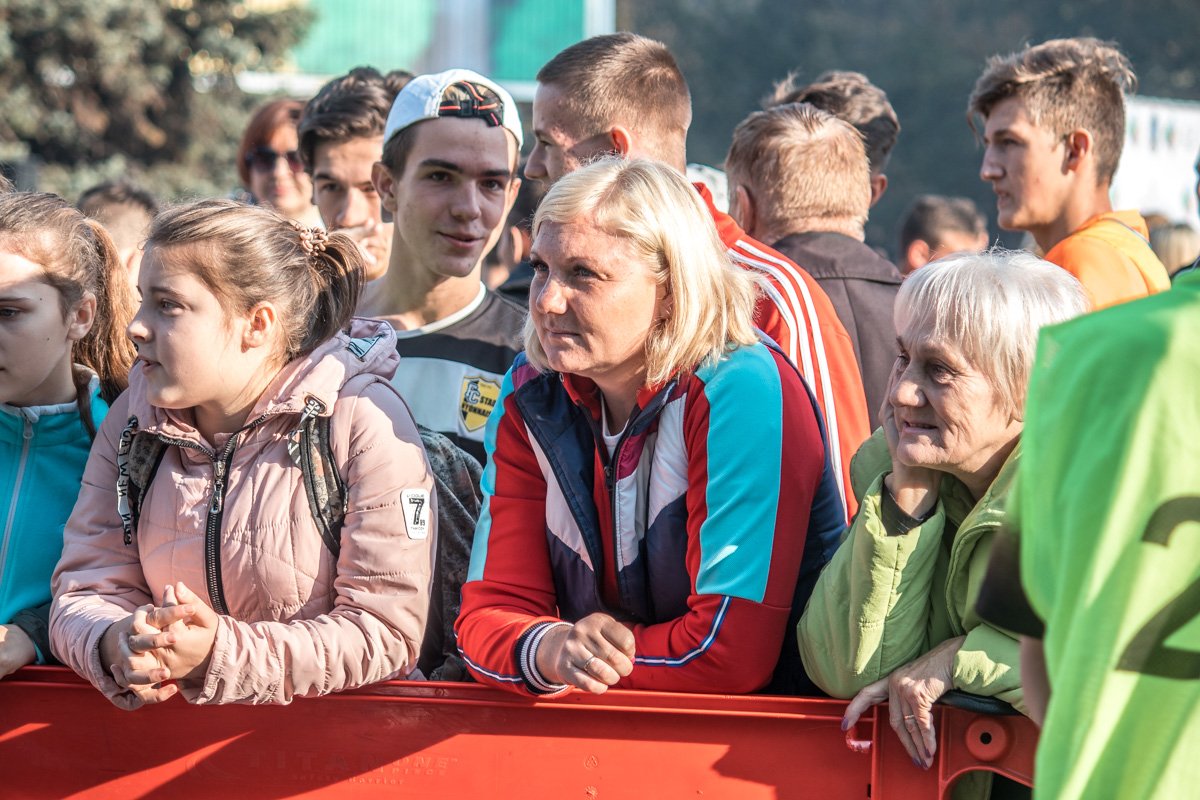 У атлетов была целая группа поддержки  У атлетов была целая группа поддержки