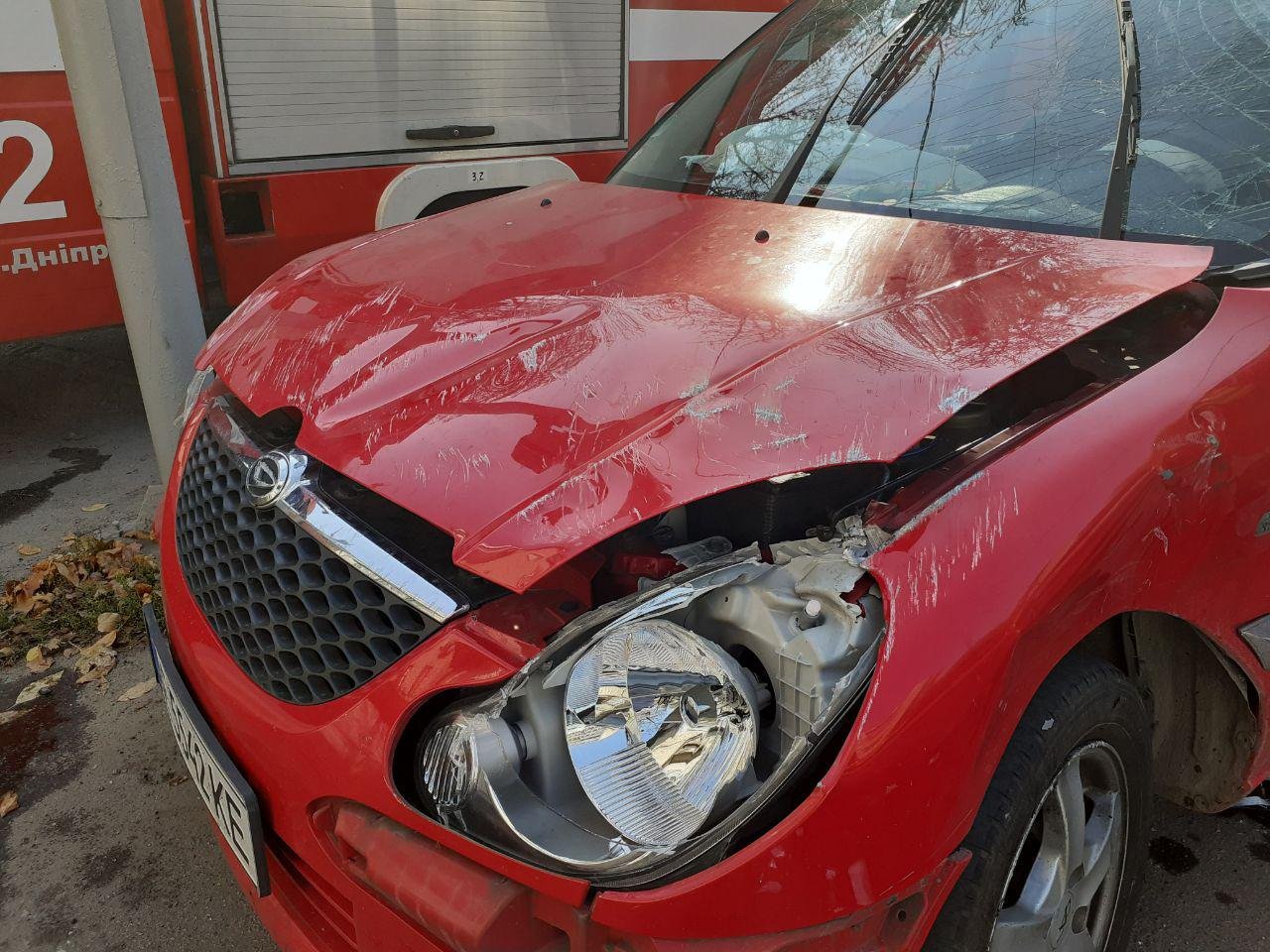 Daihatsu перевернулся от удара Daihatsu перевернулся от удара