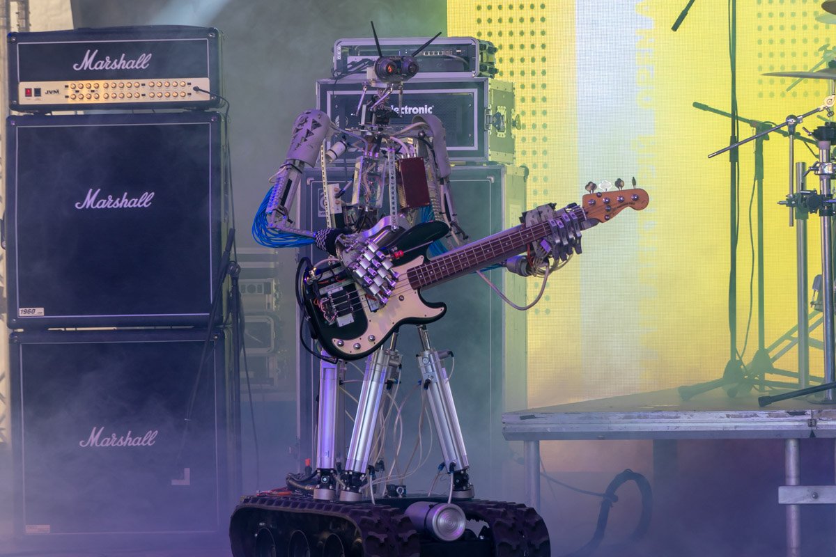 Роботы-рокеры из Берлина, настоящий Бамбли и взрывы от химиков: что приготовил Interpipe для TechFest 2019 2